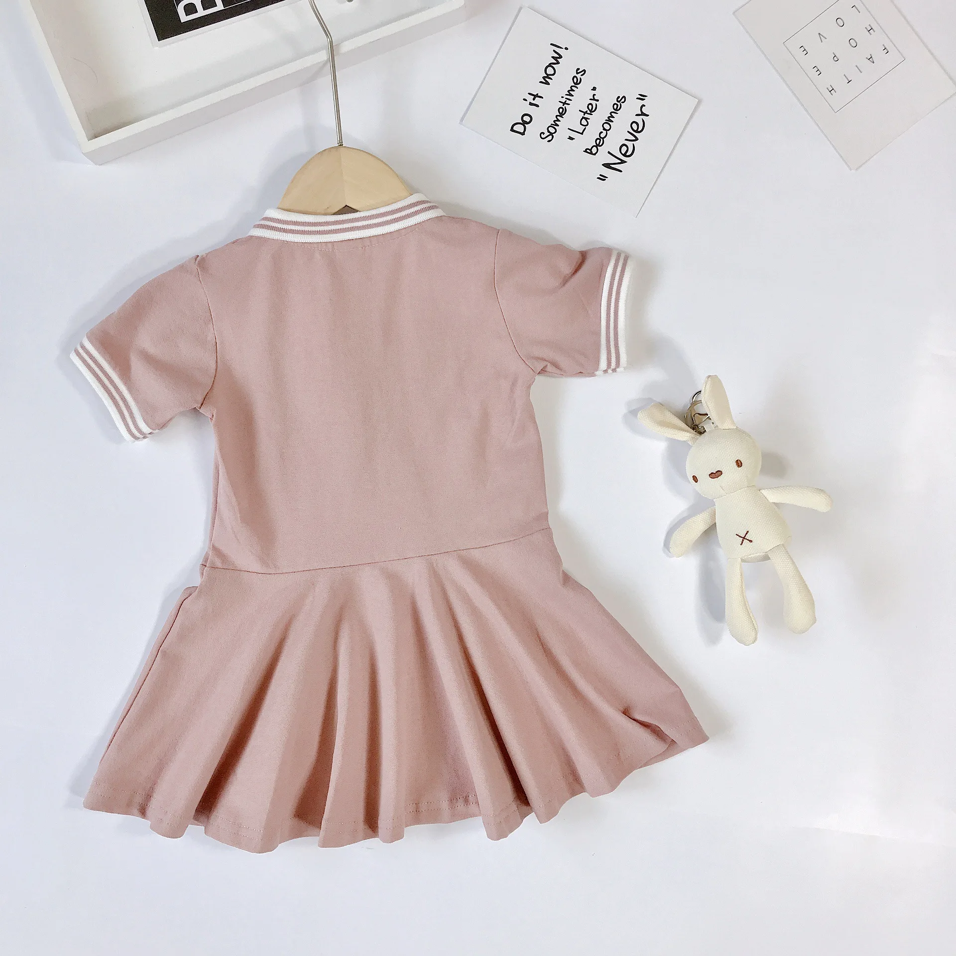 Детская одежда в Корейском стиле; летняя одежда для девочек; платье-рубашка-поло для малышей; плиссированная юбка; полукардиган; платье с короткими рукавами
