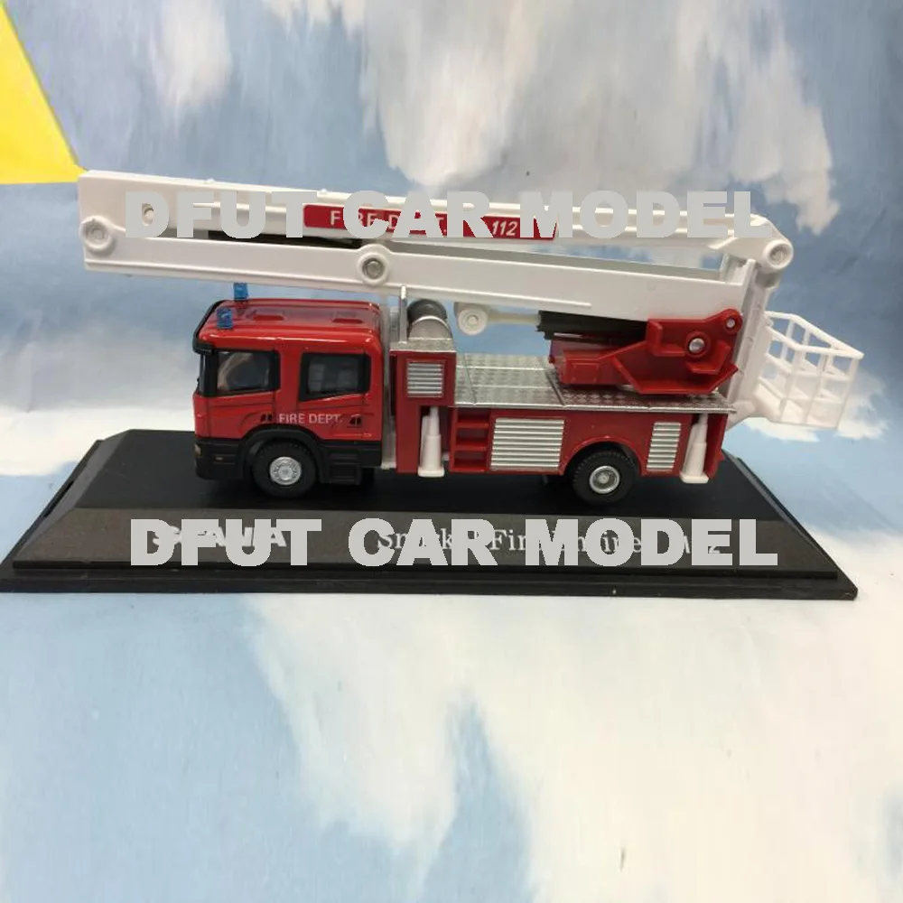 Литье под давлением 1: 72 сплава Игрушечная модель гоночной машины пожарный двигатель детских игрушечных автомобилей авторизованный подарок для детей