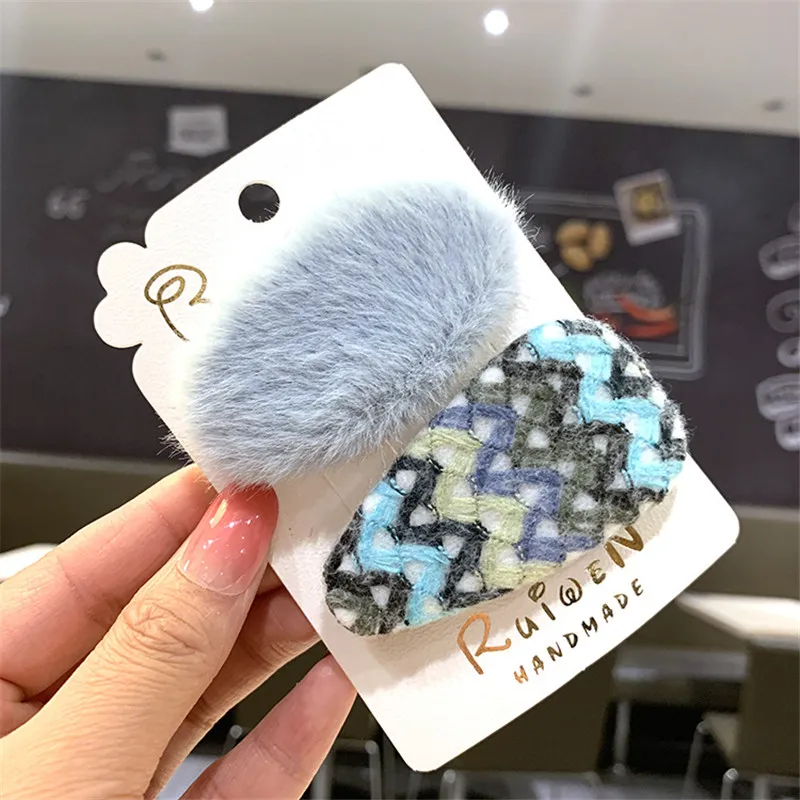2pcs/set New Hot Winter Plush Hairgrips Rainbow Color Faux Fur Hair Clips Girls Barrettes Fashion Kids Hairpins Hair Accessories - Цвет: 2