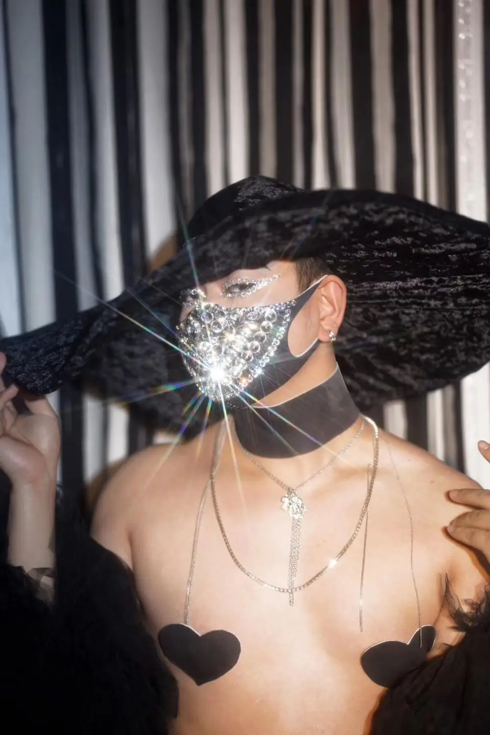 Забавная перламутровая маска со стразами для мужчин и женщин аксессуары сцены