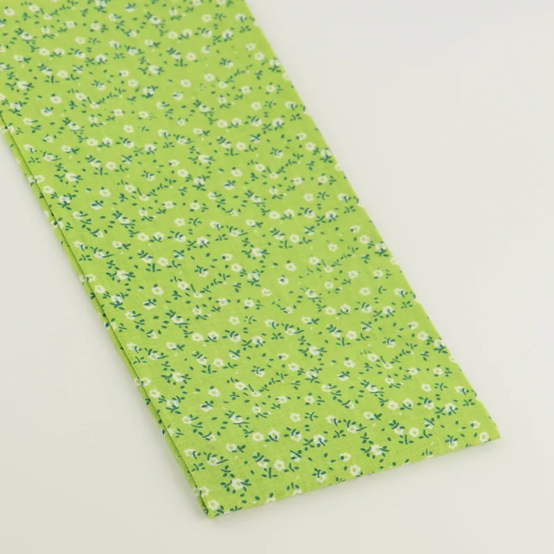 Хлопчатобумажная швейная ткань с принтом букшев цветочный дизайн зеленый