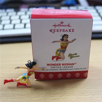 

1piece 4cm very small WONDER WOMAN JUSTICE LEAGUE collection figure christmas trees Decoration figure toys