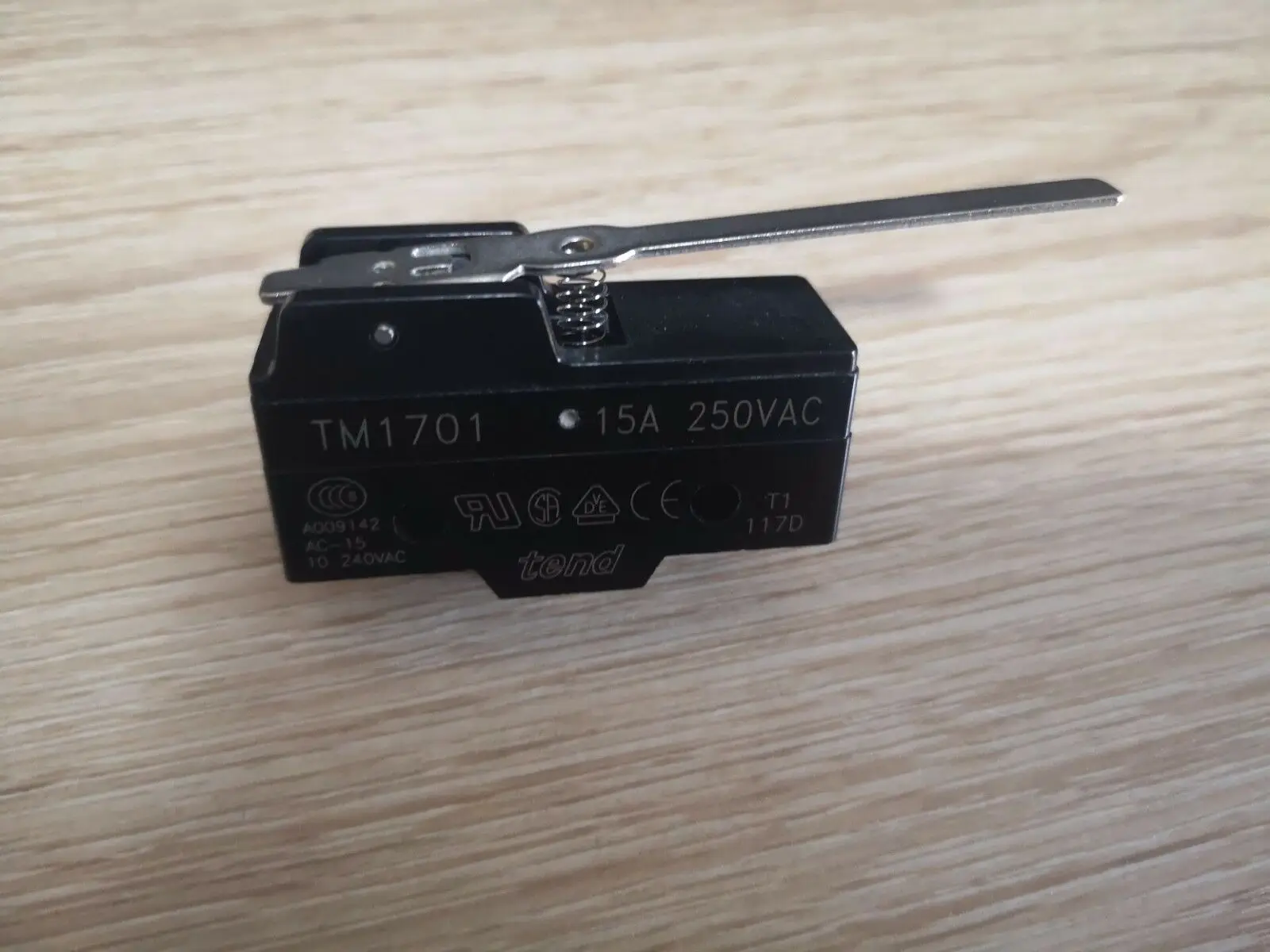 

5PCS TEND TM-1701 TM1701 LIMIT SWITCHS -NEW