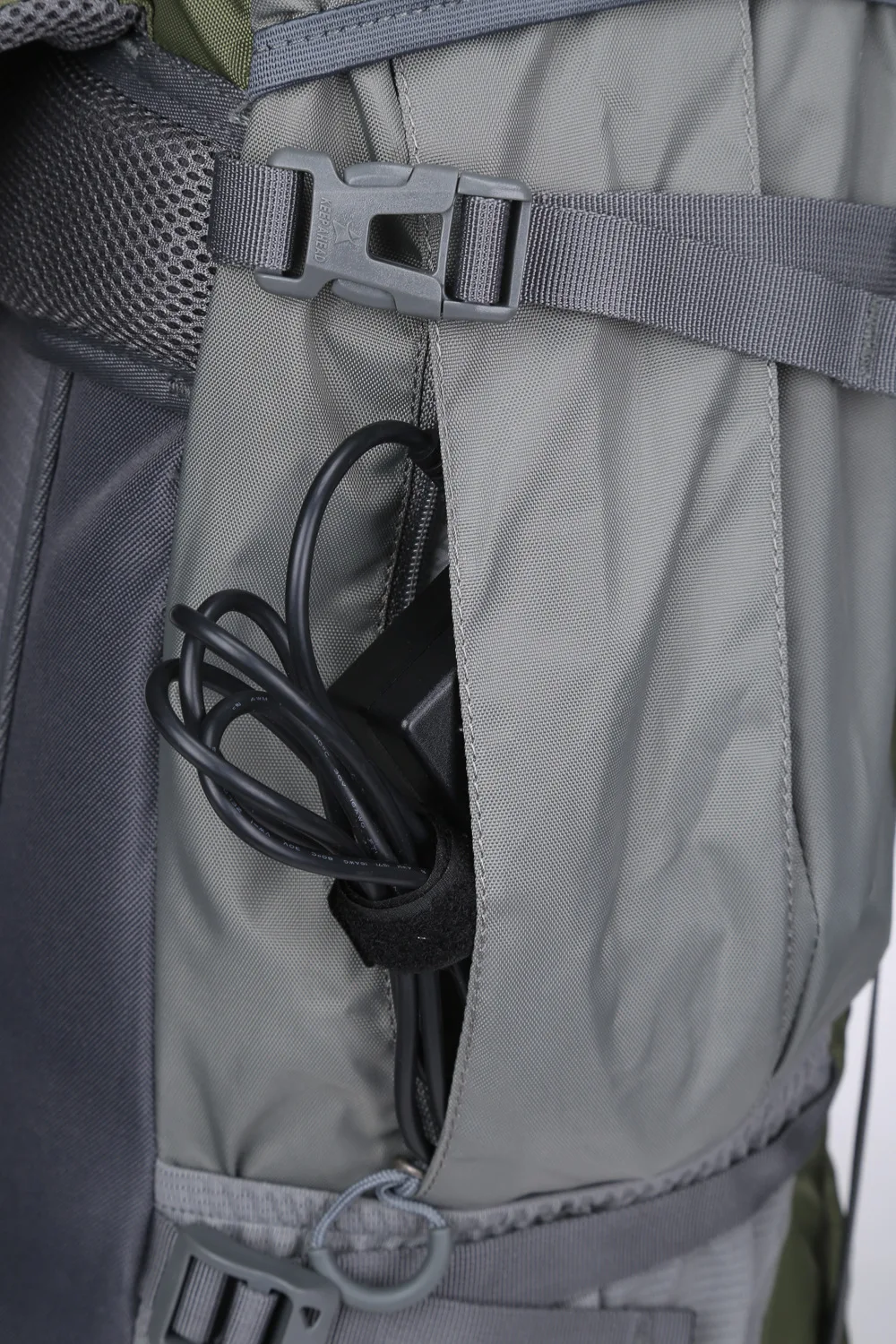 Weight Mountaineering Bag Large Capacity Hiking Backpack Outdoor Waterproof Backpack