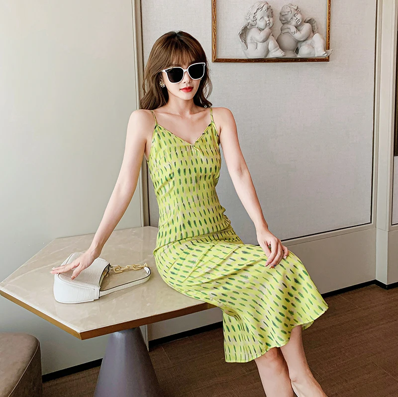 

Women 2021 Summer V-neck Strap Print Dress Green Small Fresh Sexy Sling Sleeveless Dress Female Knee Length Dress Summer Dress