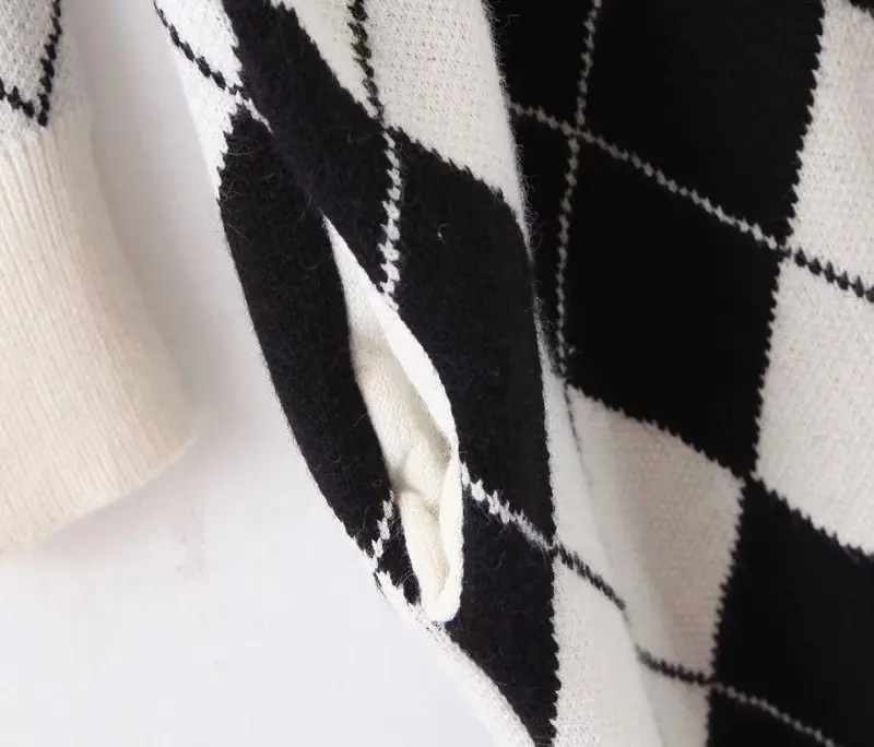 Winter New Retro Wild Geometric Diamond Knit Cardigan Lazy Wind Loose Single-breasted Casual Escaping Women's Sweater Top