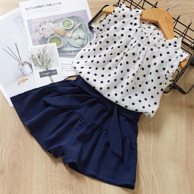 Menoea для девушек Костюмы комплекты стиль лето детская одежда Симпатичные штанишки в горошек, кружевное платье+ бант, Короткие штаны комплект из 2 предметов Детские комплекты одежды - Цвет: ay264 Navy Blue