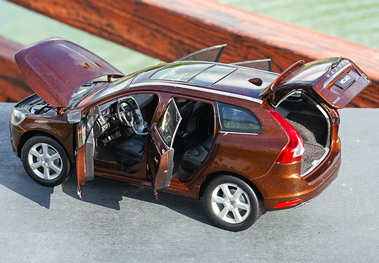 1:18 Volvo XC60 сплав модель автомобиля статические металлические модели автомобилей оригинальная коробка для коллекции подарков