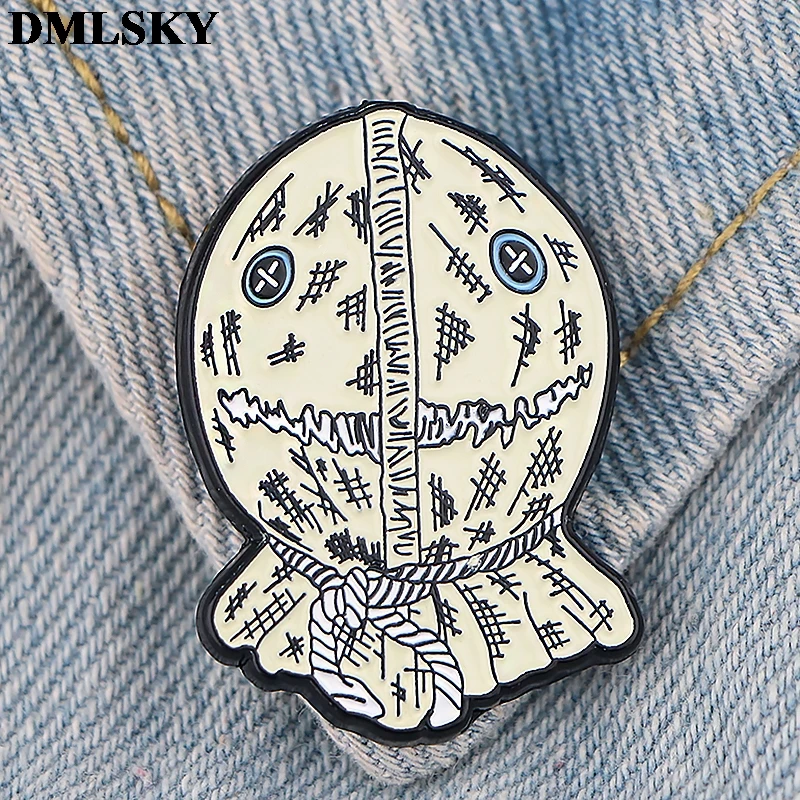 

DMLSKY Trick R Treat Horror Metal Enamel Pin Brooches fashion Badge Hat Pins Jewelry For Clothes dress pin tie pins M4058
