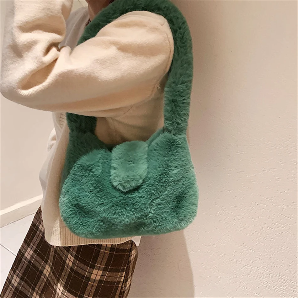 Рисунок 2 - Женская сумка под подмышку из искусственного меха