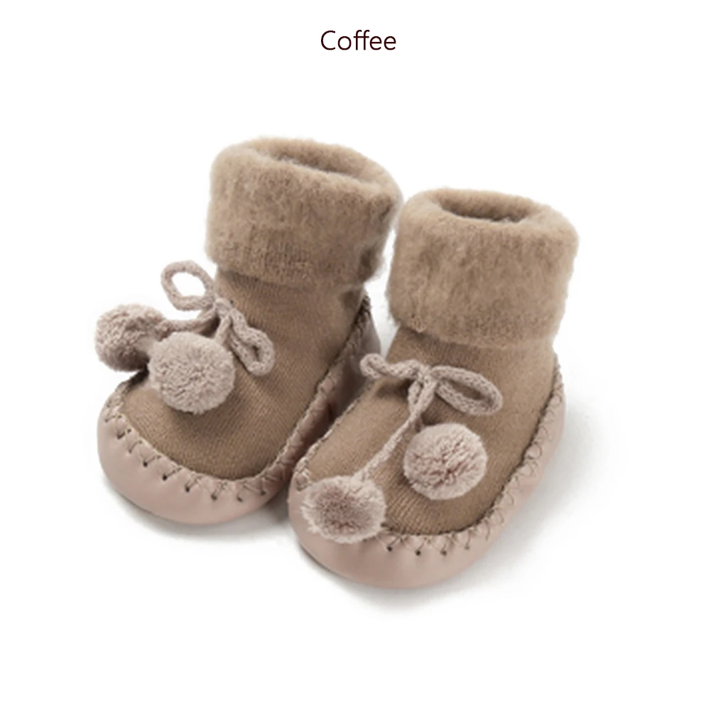 Coffee Модные популярные безопасные носки для маленьких девочек и мальчиков, хлопковые нескользящие носки для малышей, детские зимние тапочки, мягкие милые ботинки - Цвет: Coffee