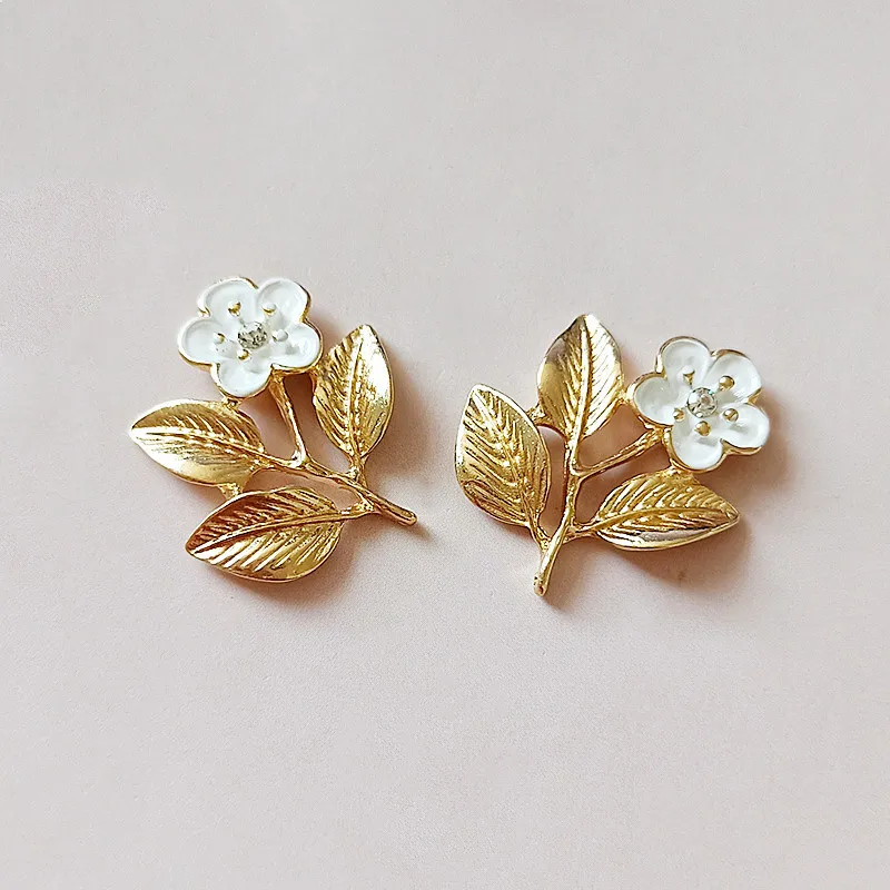 

10pcs/lot Alloy Drop Oil Daisy Metal Buttons Child Diy Hair Accessories Flower Bridal Headwear Material Decorative Buttons