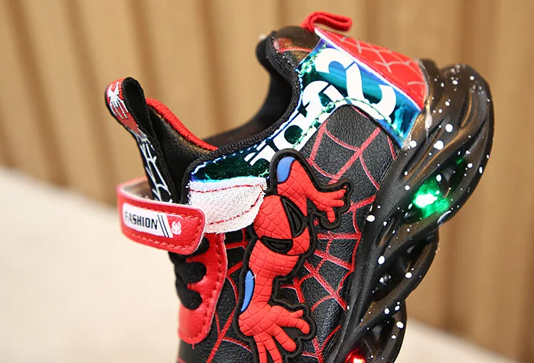Scarpe Sneakers LED Spiderman Per Bambini | Con Luci Lampeggianti | Taglie UK 4.5-13