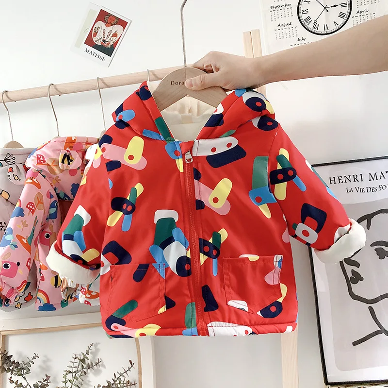 Новое пальто для детей 2-6 лет, зимняя куртка с капюшоном и милым принтом в Корейском стиле для маленьких мальчиков и девочек, утепленная хлопковая куртка с плюшевой подкладкой - Цвет: Арбузно-красный