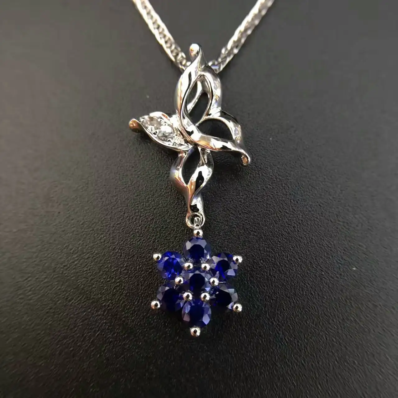 18K White Gold 0.620ct Natural Sapphire Pendant Necklace sapphire-jewelry