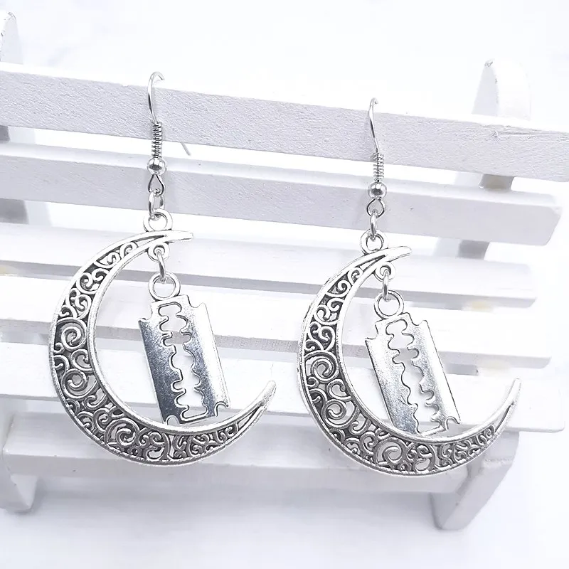 

DIY Creative Ladies Earrings Retro Moon Blade Pendant Earrings Different Charm Metal Woman Pendant Earrings Wearer