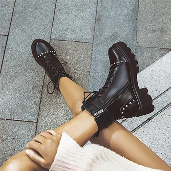 

Women's boots Winter Velvet Lace up Rivet Chunky Warm Ankle boots women Buckle Rubber sole leather shoes woman Antiskid Soft
