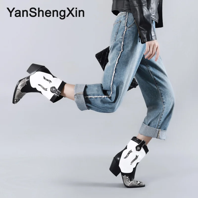 YANSHENGXIN/обувь; женские ботинки; ботинки до середины икры с острым носком и змеиным узором; модная женская обувь; цвет черный, белый; ботинки осень-зима; женские ботинки