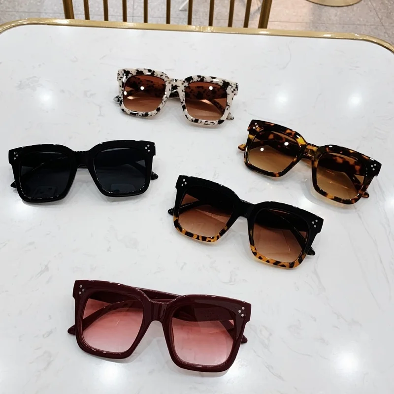 Brand Designer Square Sunglasses Women Retro Big Frame Shades Female Sun Glasses Fashion Vintage Gradient Oculos De Sol round sunglasses women