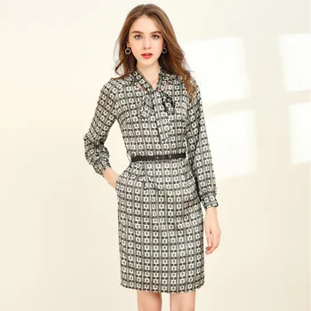 

European Grand Prix zou xiu kuan 2020 Early Spring New Lace Bow Long-Sleeve Slim Retro Printed Midi Dress