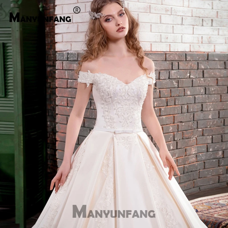 Реальная цена от плеча Hochzeit лодочка шеи цвета слоновой кости атласное свадебное платье пояс белое платье вышивка кружева турецкие свадебные платья