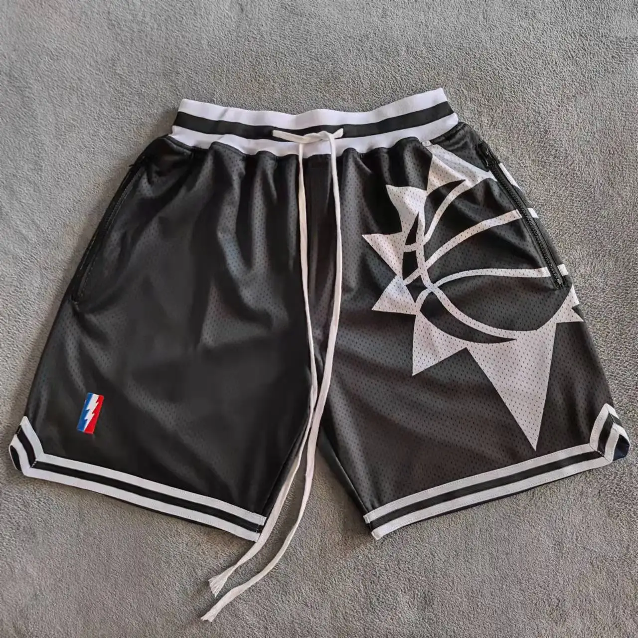TRILLEST Black&White Sun Printed Basketball Shorts with Zipper Pockets Devin Booker Street Style Sports Pants