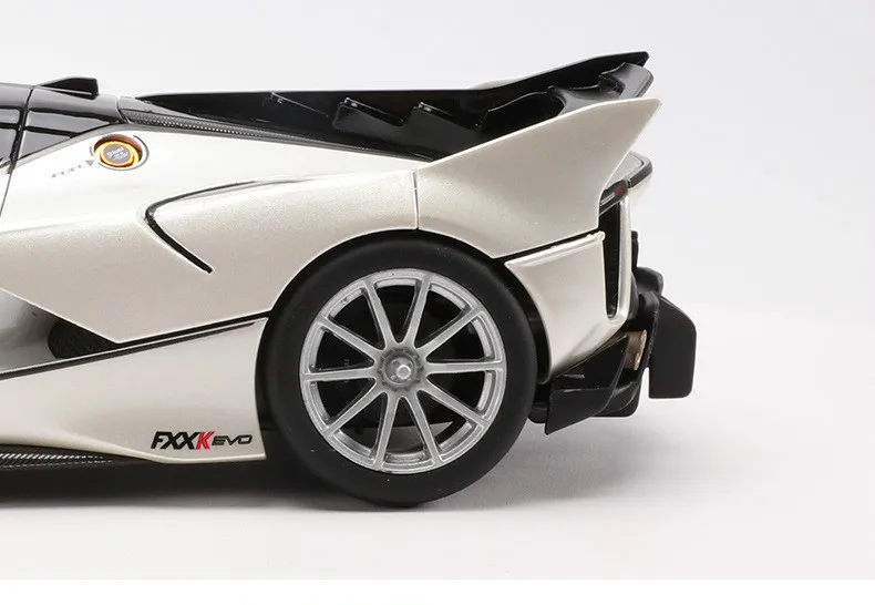 Farah FXXK модель спортивного автомобиля 1:18 пропорциональная верхняя модель литой игрушечный автомобиль из сплава, Коллекционная модель автомобиля