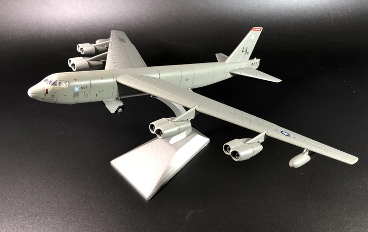 1/200 масштаб B-52 стратофор дальний радиус действия досоник реактивный источник, стрелочный металлический самолет, Игрушечная модель самолета