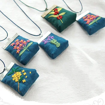 

DIY Flower Mini Embroidery Bag Kit Embroidery Sachet Necklace Key chain Cross Stitch Sets Needlework Printed Flower Swing Craft