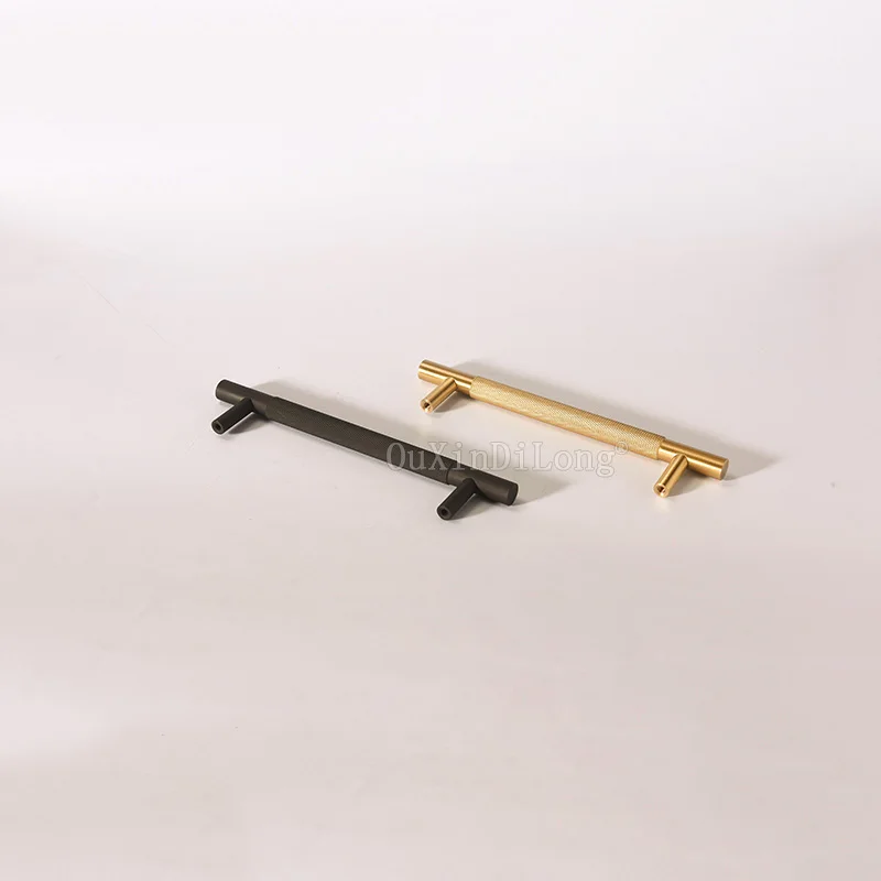 2 шт черные/Золотые накатанные/текстурированные ручки и ручки для кухонного шкафа, ручки для выдвижных ящиков, ручки для спальни, латунные Т-образные, фурнитура для шкафа GF79