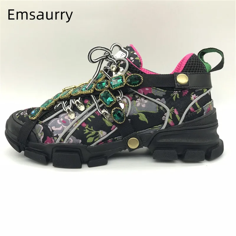 

2020 Chic Woman Sneaker Shoes Round Toe Decor Crystal Runaway Outdoor Shoes Female Thick Bottom Cross Lace Up Colorful Sneakers