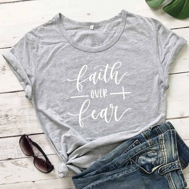 gray-white text Faith Over Fear футболка женская модная вдохновленная Религиозная Христианская Церковь топы футболки Повседневная летняя графическая футболка tumblr наряд - Цвет: gray-white text