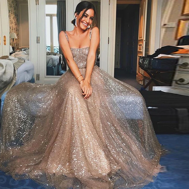 Elegant Champagne Sequined Long Party Dress Summer Fall Sexy Backless Glitter Maxi Dress V Neck Solid Strap Club Gold Dress - Цвет: Золотой
