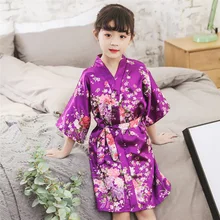 Коллекция года, весенне-летние детские атласные халаты кимоно, банный халат детский Шелковый банный халат с цветочным принтом для девочек, детская ночная рубашка с v-образным вырезом на шнуровке