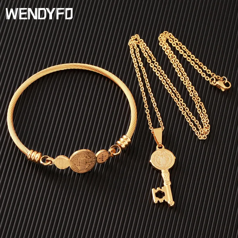 

New Fashion Stainless Steel JESUS Cross Necklaces Pendant Gold Color Religion Round Necklace Female Christian Jewelry Gift