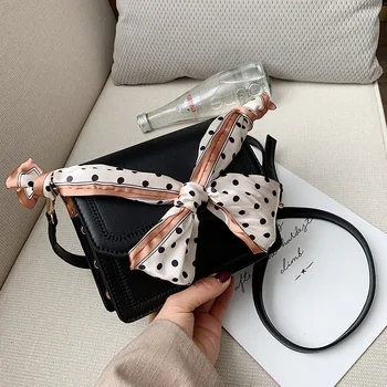 

Women's bag 2019 new wave Korean version of the popular wild messenger bag scarf fashion personality shoulder small square bag