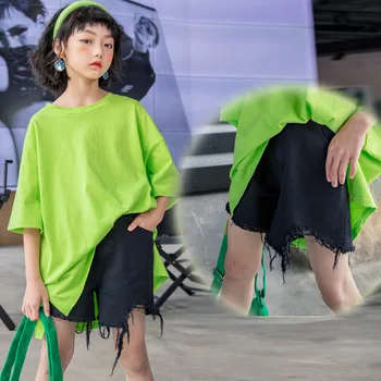 

Children's Wear 2020 Girls Shorts Summer Korean Girls Parent-child Wear Casual Loose Wild Hole Hot Pants