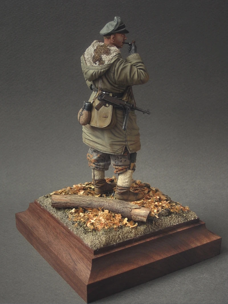1/16 монтажный Набор фигурок из смолы Grenadier(без основания) 120 мм