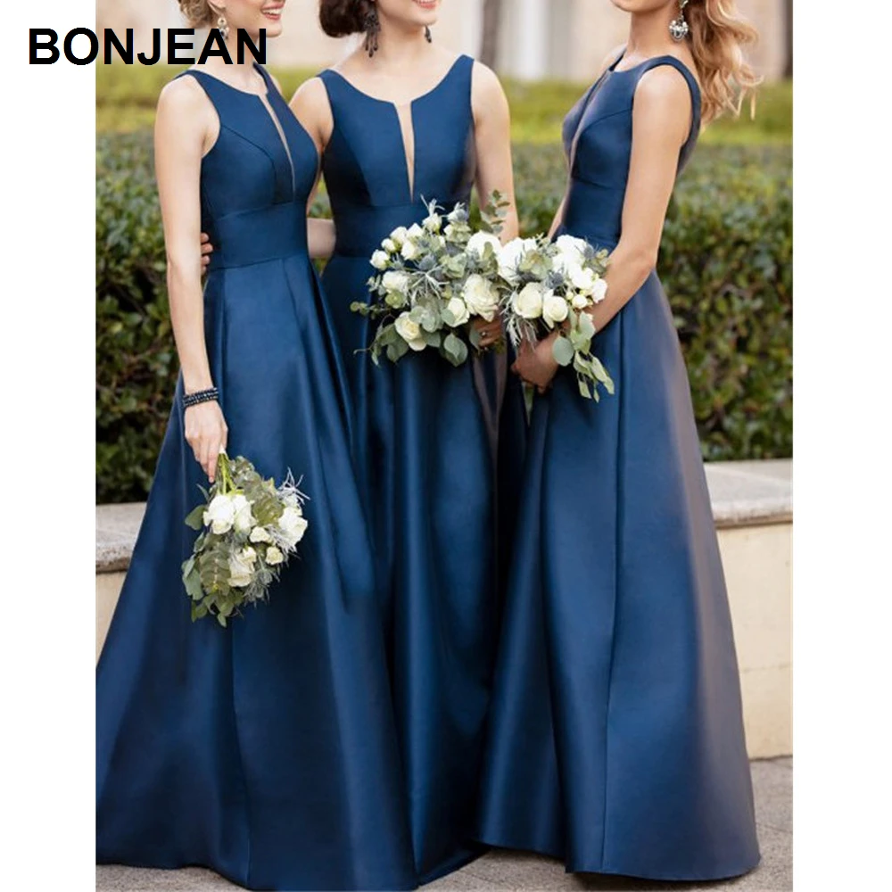 Classic, simple and very fashion-forward, this bridesmaid dress by Sorella Vita is incredible (6)