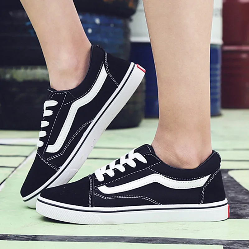 Zapatos de lona para hombres zapatillas de deporte Unisex zapatos bajos clásicos Skateboard zapatos deportivos para hombres diseñador de lujo caminando hombre zapato Sapatos