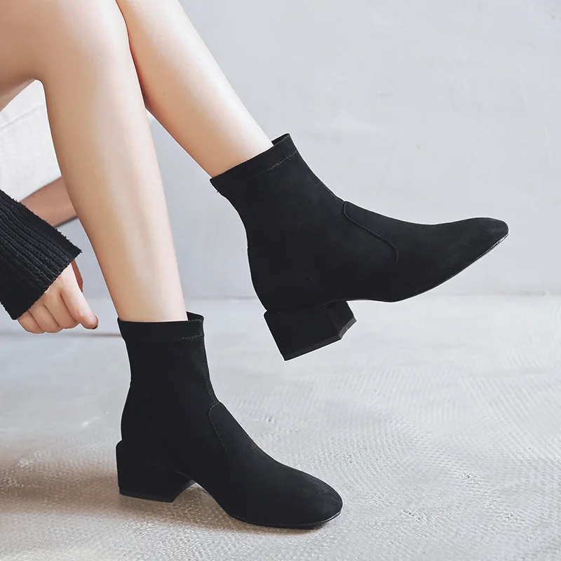

What Short Boots Women's 2019 New Style Bounce Socks Boots Chunky Heel INS Online Celebrity-Thin Boots plus Velvet Martin Boots
