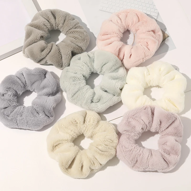 

2020 Candy Color Plush Scrunchies Faux Fur Hair Ring Furry Seamless Plush Hair Rope Women Girls Ponytail Holder Hair Accessories