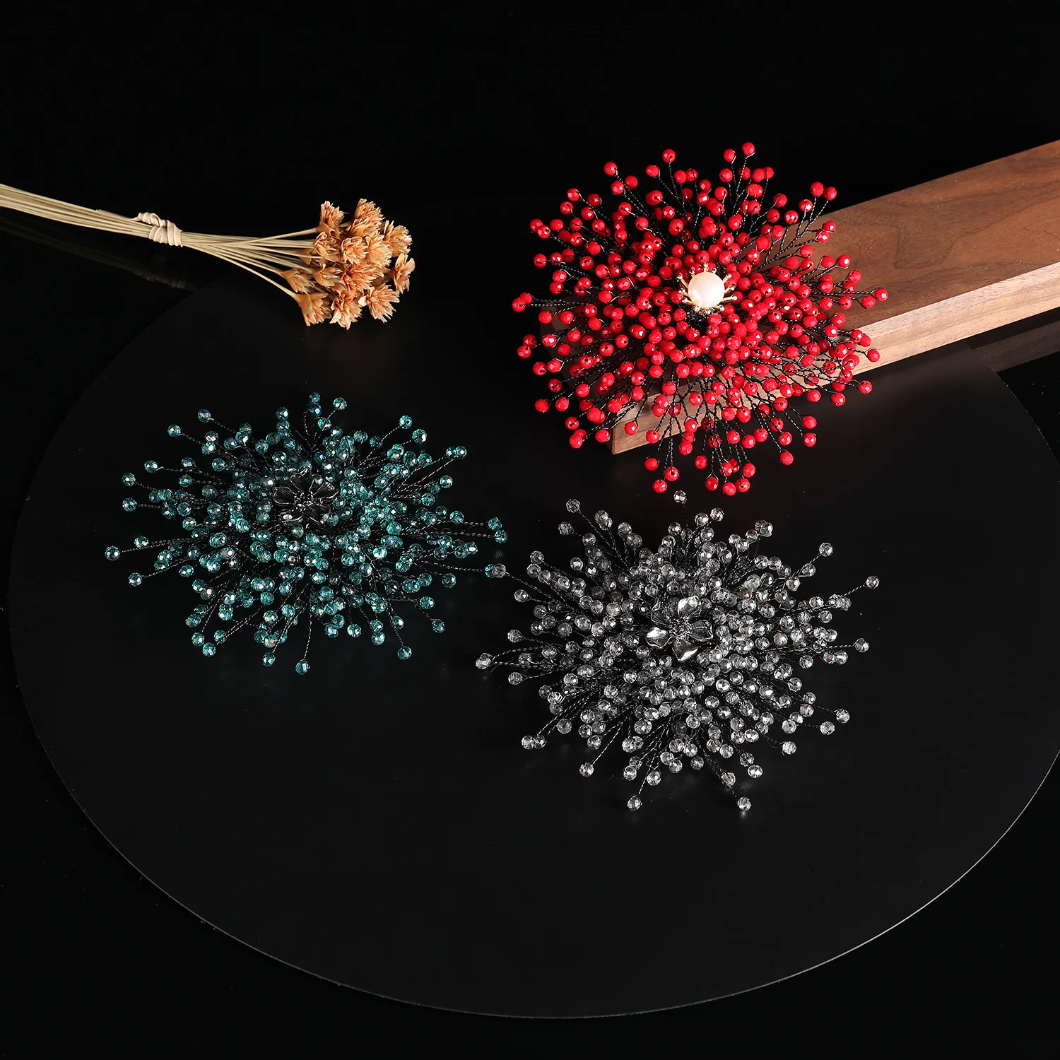 TANGTANG Costume Brooch Amethyst Corsage Elegant Brooch New Crystal Brooch Hand-woven Gypsophila Freshwater Pearl Brooch Fashion