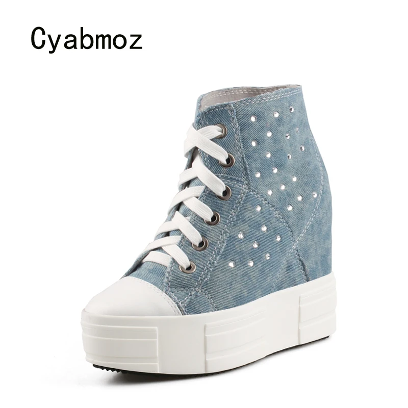Cyabmoz/Женская обувь на танкетке; джинсовая обувь на скрытое увеличение высоты; повседневные кроссовки со стразами на высоком каблуке со шнуровкой; женская обувь