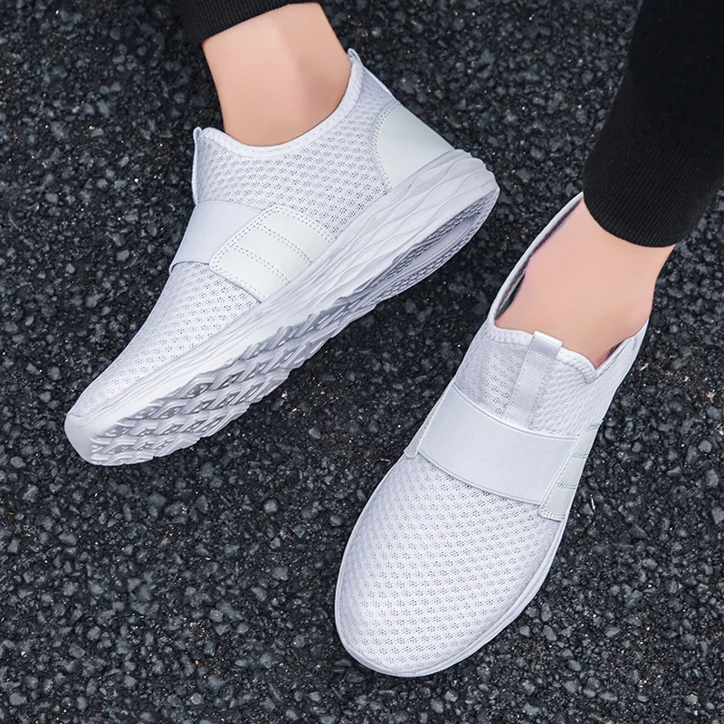 New men casual sports shoes summer lazy one pedal light shock absorption thick bottom running shoes black fashionable wild shoes