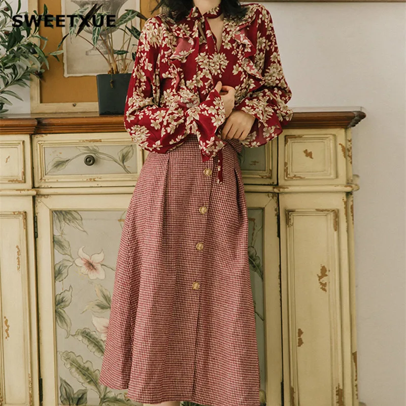 

SWEETXUE Women Autumn Elegant Skirt Set Floral Print Flare Sleeve Sexy Bow Shirt Top High Waist Plaid Skirt Retro Two-Piece Suit