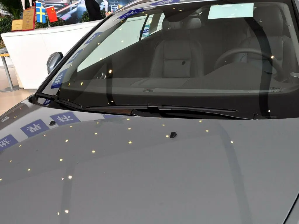 Набор подлинный OEM передние щетки стеклоочистителя для 2007-2011 Volvo V50 Полная серия