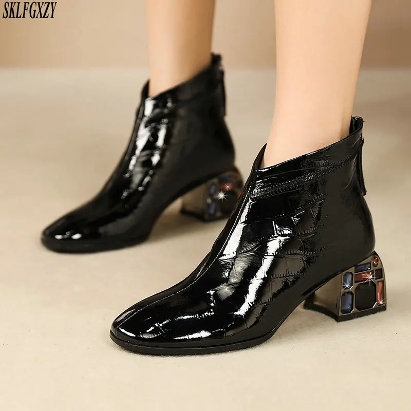 

2019 New Women's boots Autumn Winter Genuine Leather Boots Woman Basic High Top Ankle Boots Booties Pump Med Heels Shoes