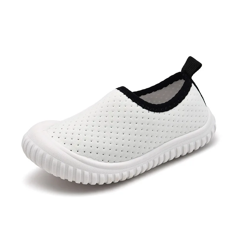 Детская пляжная обувь; сетчатая дышащая домашняя обувь для мальчиков и девочек; спортивная домашняя обувь; нескользящие однотонные детские тапочки без застежки - Цвет: White