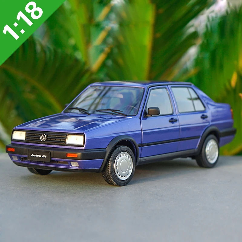 1:18 VW Classic JETTA литье под давлением Модель автомобиля игрушки Металлическая Модель автомобиля оригинальная коробка - Цвет: Blue